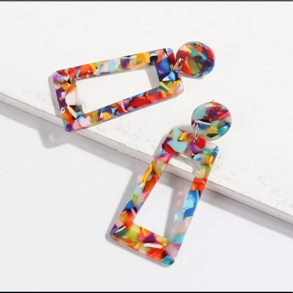 LAST 1! 🌈 Rainbow Mottled Acrylic Earrings 🌈 - Picture 5 of 5